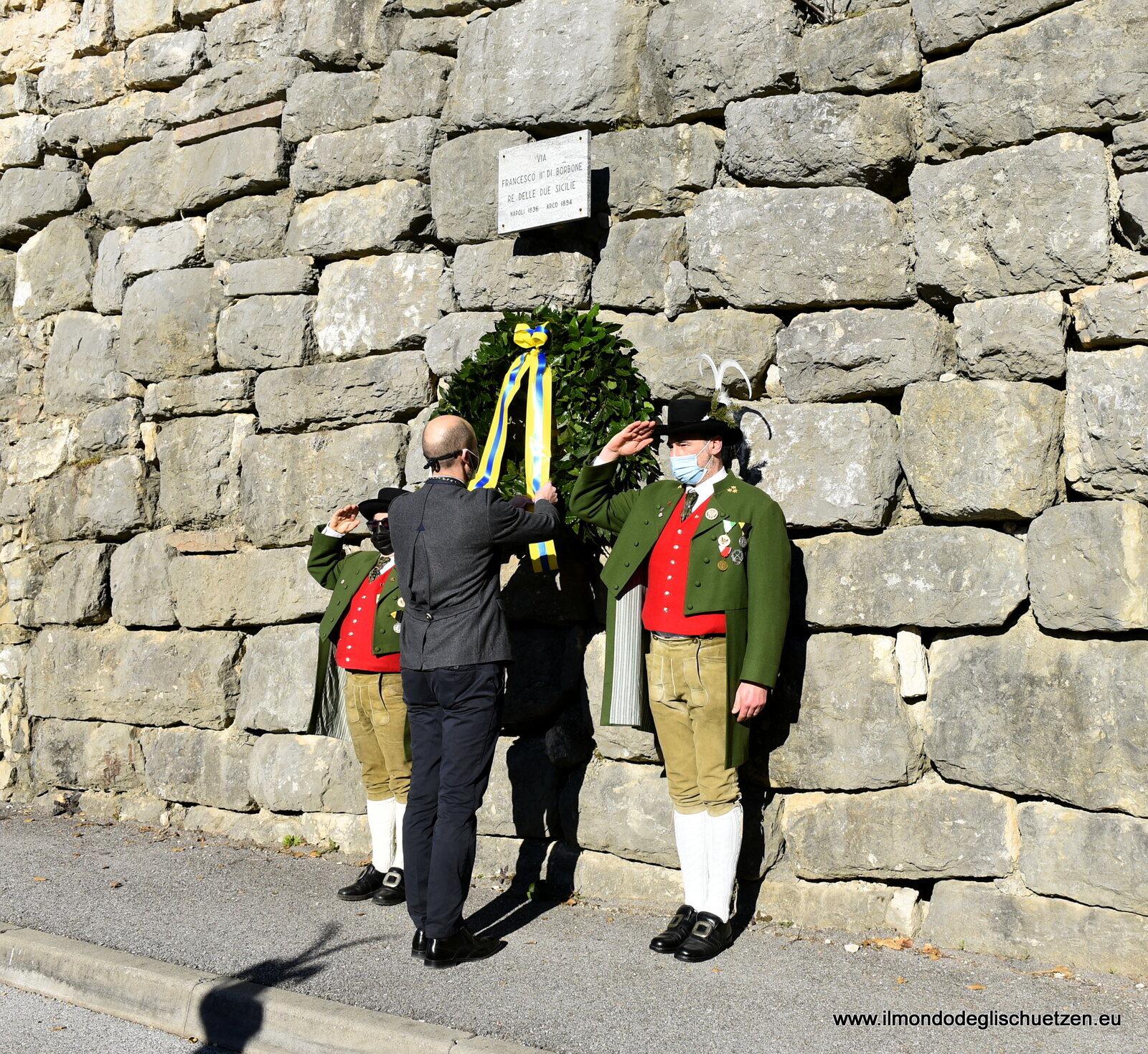 e7f1d9a6-533c-41b9-9cd0-2a7fe240e86e.jpg e7f1d9a6-533c-41b9-9cd0-2a7fe240e86e.jpg