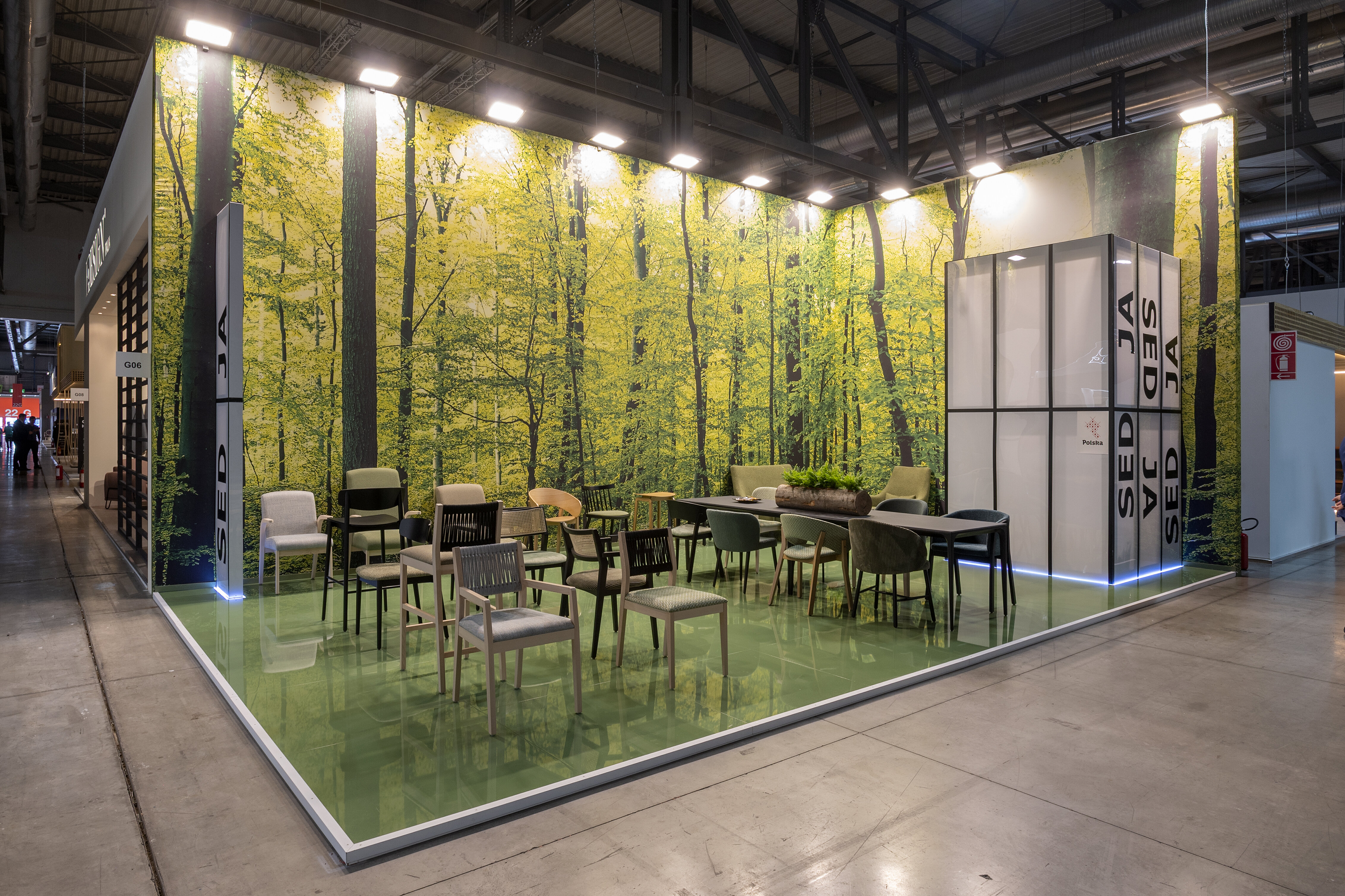 Salone del Mobile Rho Fiera Milano - Stand in costruzione e installazione