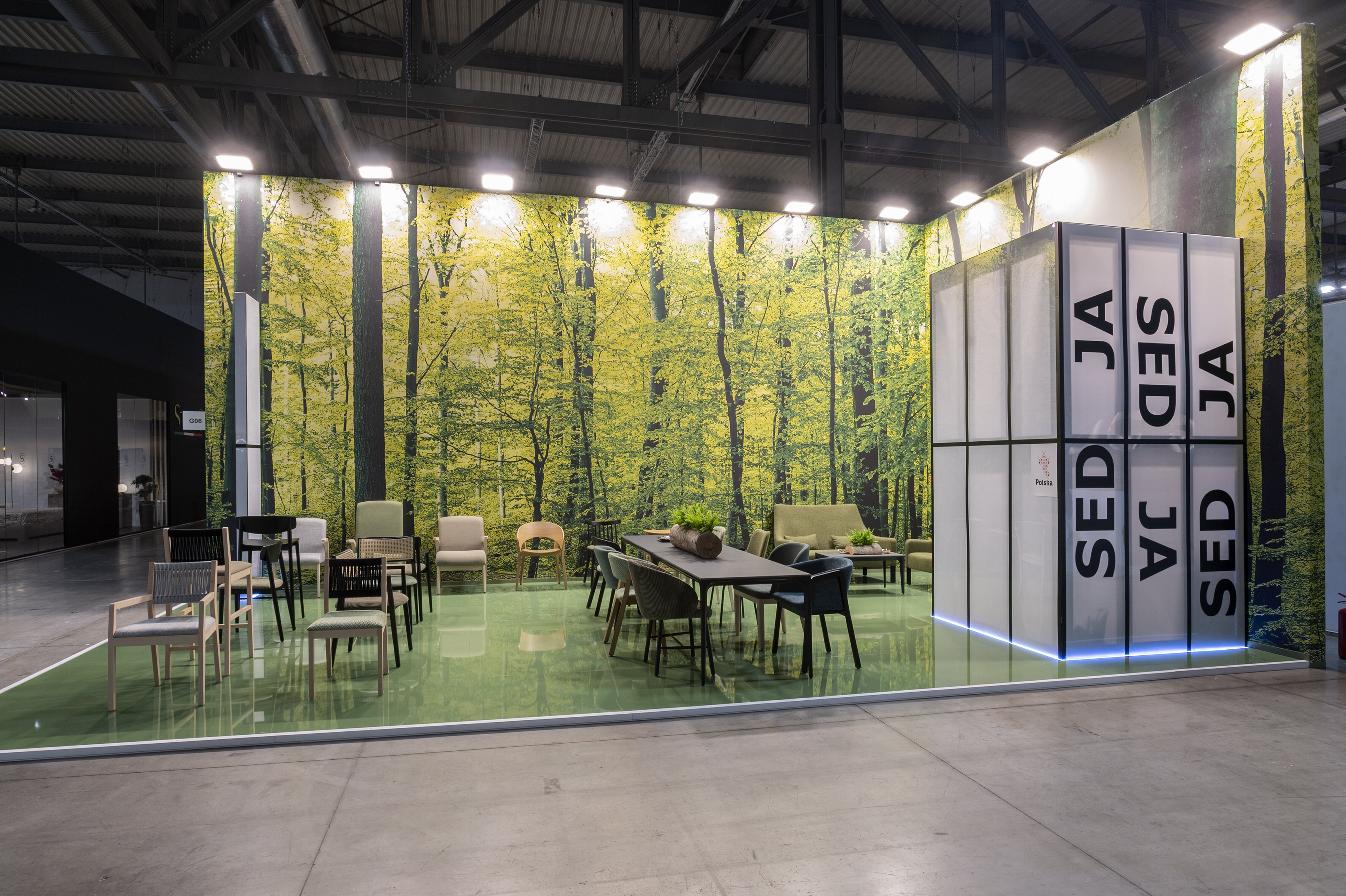 Salone del Mobile Rho Fiera Milano - Stand in costruzione e installazione