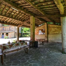 Tettoia ad uso comune Tettoia per il ristoro all'aperto