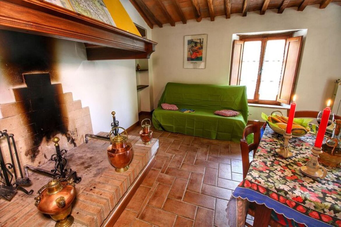 Soggiorno-divano letto appartamento Oliviera