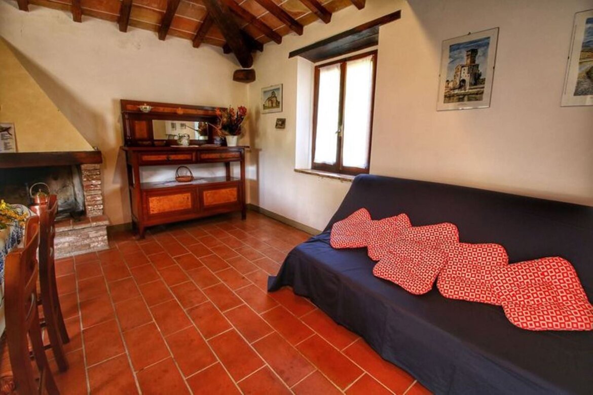 Soggiorno-divano letto appartamento vinsanto