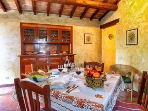 Soggiorno -angolo cottura appartamento Granaio