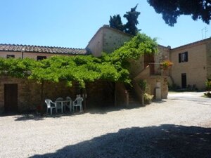 Vista esterna ingresso appartamento Oliviera