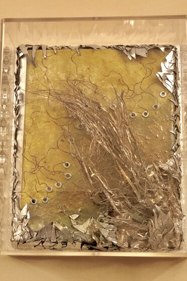 Box-Es n.1112 opera gialla 2018 - Box-Es n.1112 opera gialla 2018 -