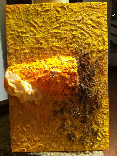 Box-Es n.1068 vaso con fiori giallo 2012 - cm.30x45x10 Box-Es n.1068 vaso con fiori giallo 2012 - cm.30x45x10