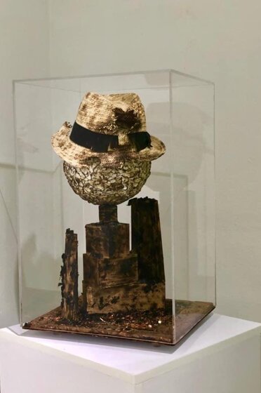 Box-Es n.1082 tempo di recessione time of recession2013 - cm.56X37X33 Box-Es n.1082 tempo di recessione time of recession2013 - cm.56X37X33