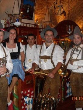 KapuzinerBierBand® Amos Platz Crema (CR) KapuzinerBierBand® Amos Platz Crema (CR)