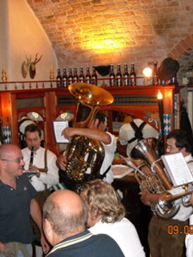 KapuzinerBierBand® Amos Platz Crema (CR) KapuzinerBierBand® Amos Platz Crema (CR)