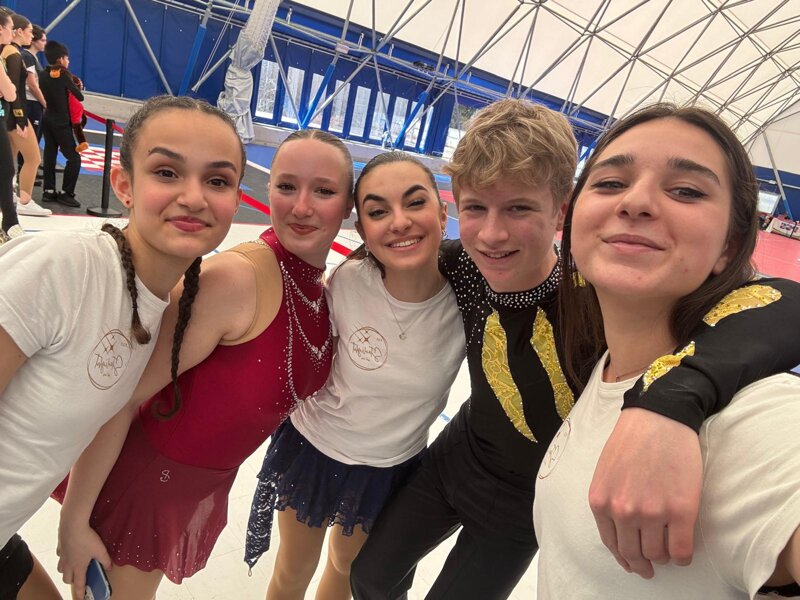 Ludovica, Teresa, Carlotta, Andrea e Sonia Ludovica, Teresa, Carlotta, Andrea e Sonia