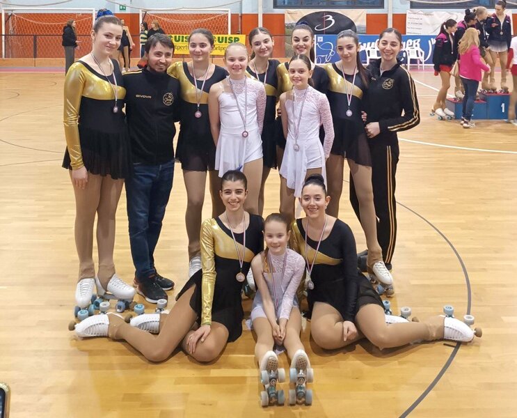 Il gruppo del pomeriggio con i nostri allenatori Il gruppo del pomeriggio con i nostri allenatori