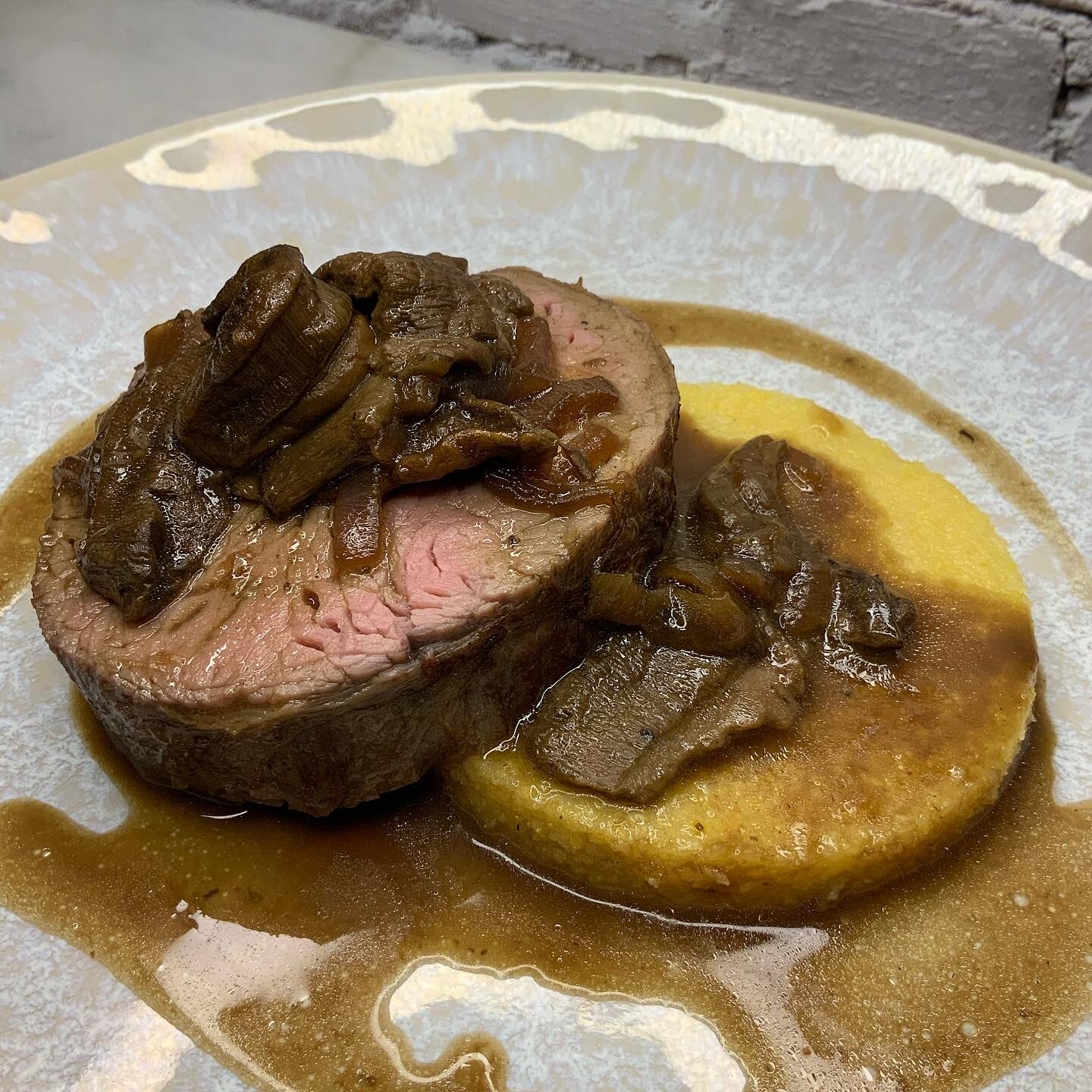 ARROSTO DI MANZO CBT CON FUNGHI PORCINI E POLENTA