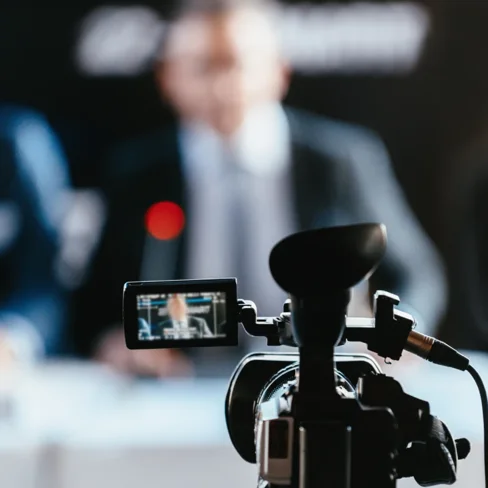 Ripresa di un'intervista dal punto di vista del videomaker