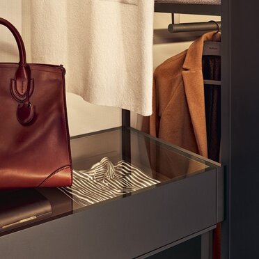 Sistema PL1 Sistema armadio ampia componibilità Finitura B