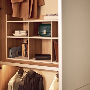 Sistema PL1 Sistema armadio ampia componibilità Finitura A