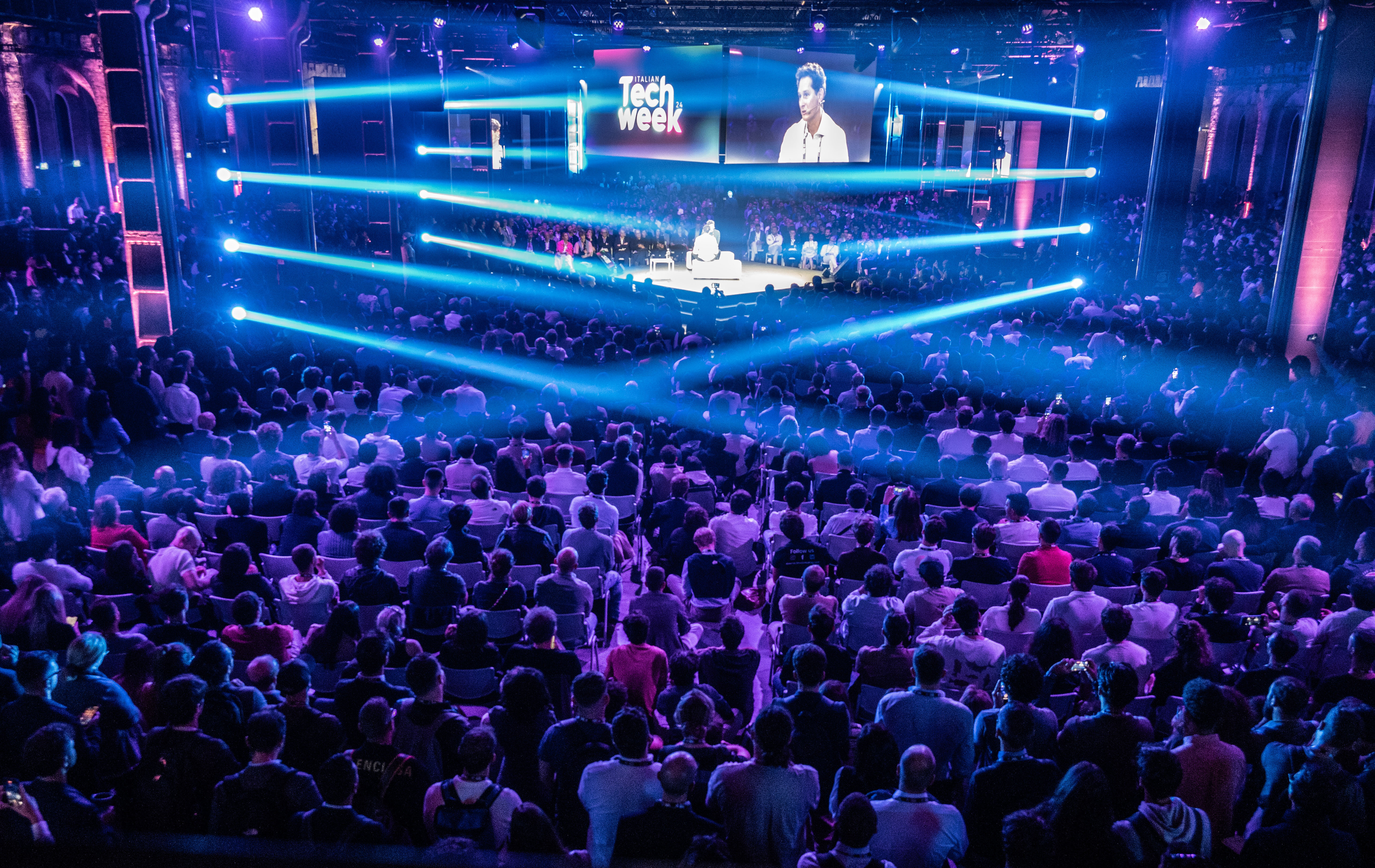 L'ONDA CHE ARRIVA, JEFF BEZOS ALL'ITALIAN TECH WEEK DI TORINO