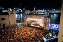 IL G-ASTRONAUTA - LA CUCINA SALE SUL PALCO A GENOVA CON CHEF VISCIOLA E NONNO GIUAN AD ALTRAONDA FESTIVAL IL G-ASTRONAUTA - LA CUCINA SALE SUL PALCO A GENOVA CON CHEF VISCIOLA E NONNO GIUAN AD ALTRAONDA FESTIVAL
