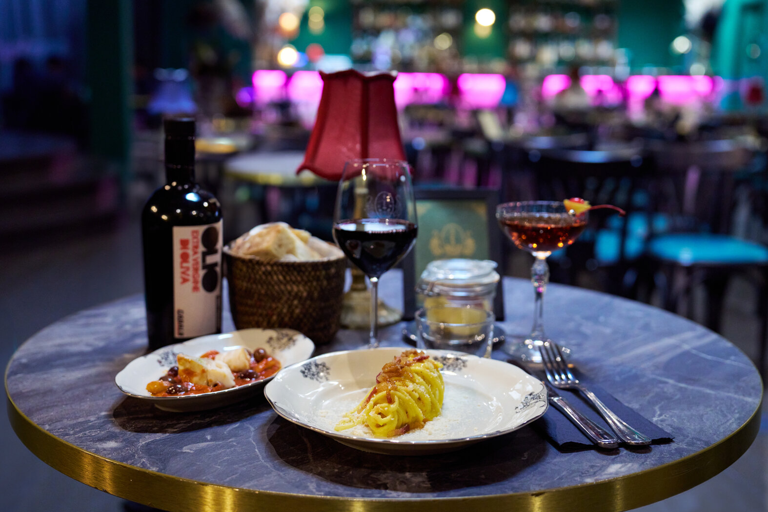 eyJpdCI6IkVMTElOR1RPTiBDTFVCLCBJTCBURUFUUk8gVklOVEFHRSBESSBST01BIERPVkUgTEEgQ0VOQSBESVZFTlRBIFVOTyBTSE9XIn0=