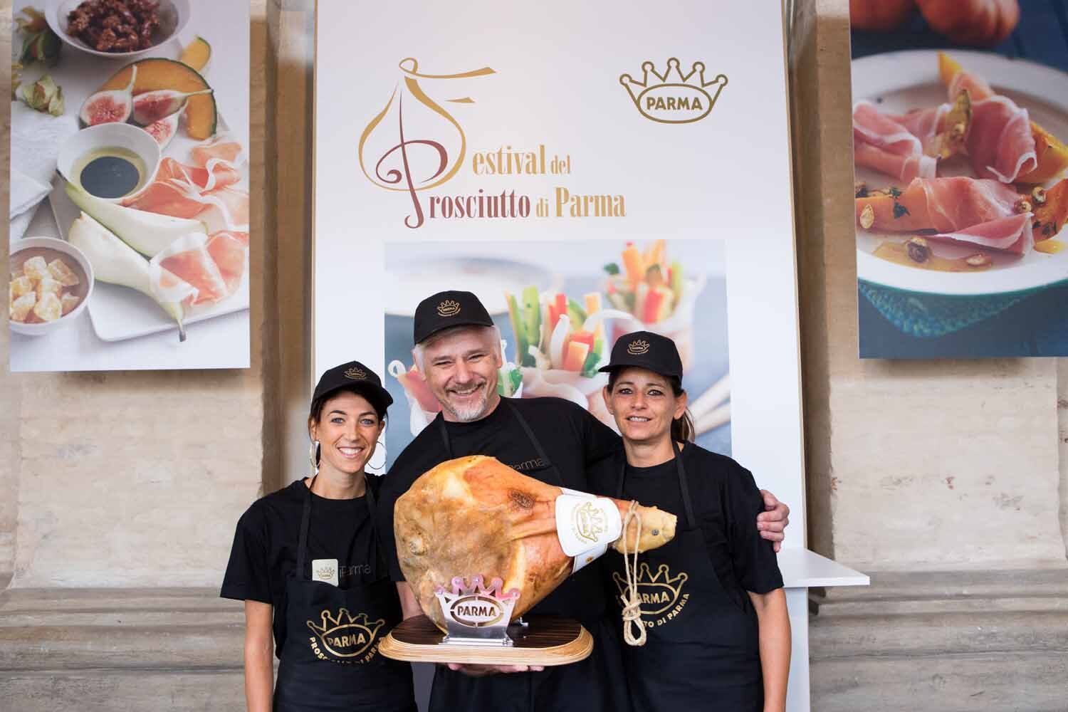 LANGHIRANO CELEBRA IL PROSCIUTTO DI PARMA, AMBASCIATORE DEL 