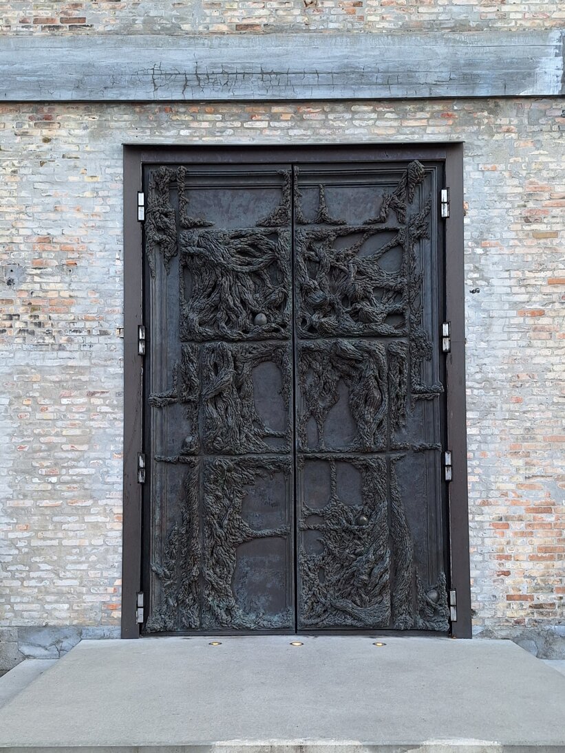 c02ae248-2295-40b5-943c-3106b59fc0c1