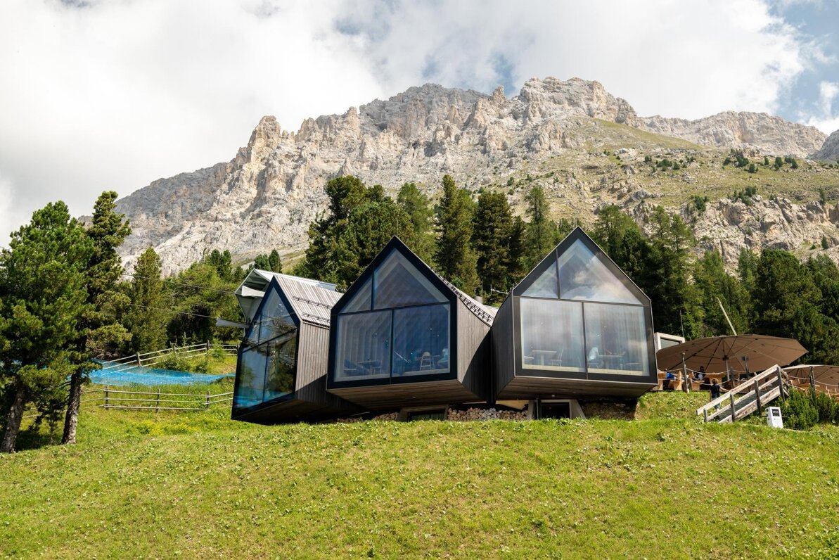 IL G-ASTRONAUTA - SPECIALE RIFUGI GOURMET: 25 INDIRIZZI PER VIVERE L'ESTATE TRA NATURA E SAPORI D'ALTA QUOTA IL G-ASTRONAUTA - SPECIALE RIFUGI GOURMET: 25 INDIRIZZI PER VIVERE L'ESTATE TRA NATURA E SAPORI D'ALTA QUOTA