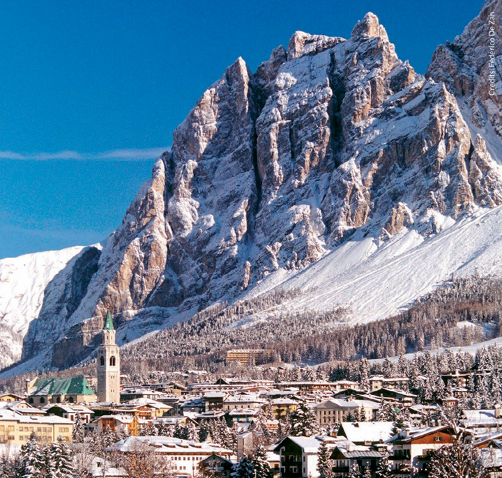 cortina sotto la neve square