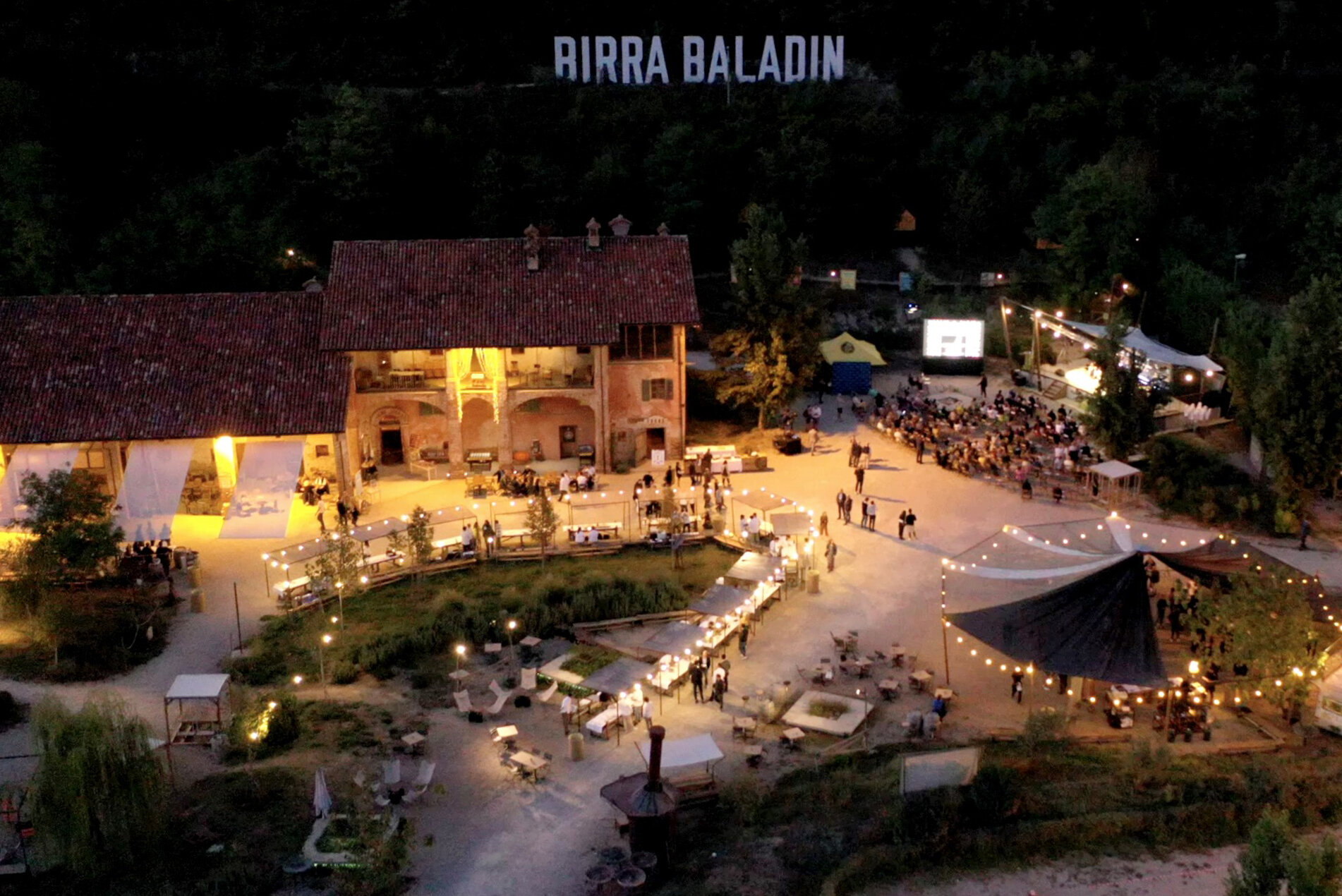 FERMENTO IN LANGA AL BIRRIFICIO BALADIN DI PIOZZO FERMENTO IN LANGA AL BIRRIFICIO BALADIN DI PIOZZO