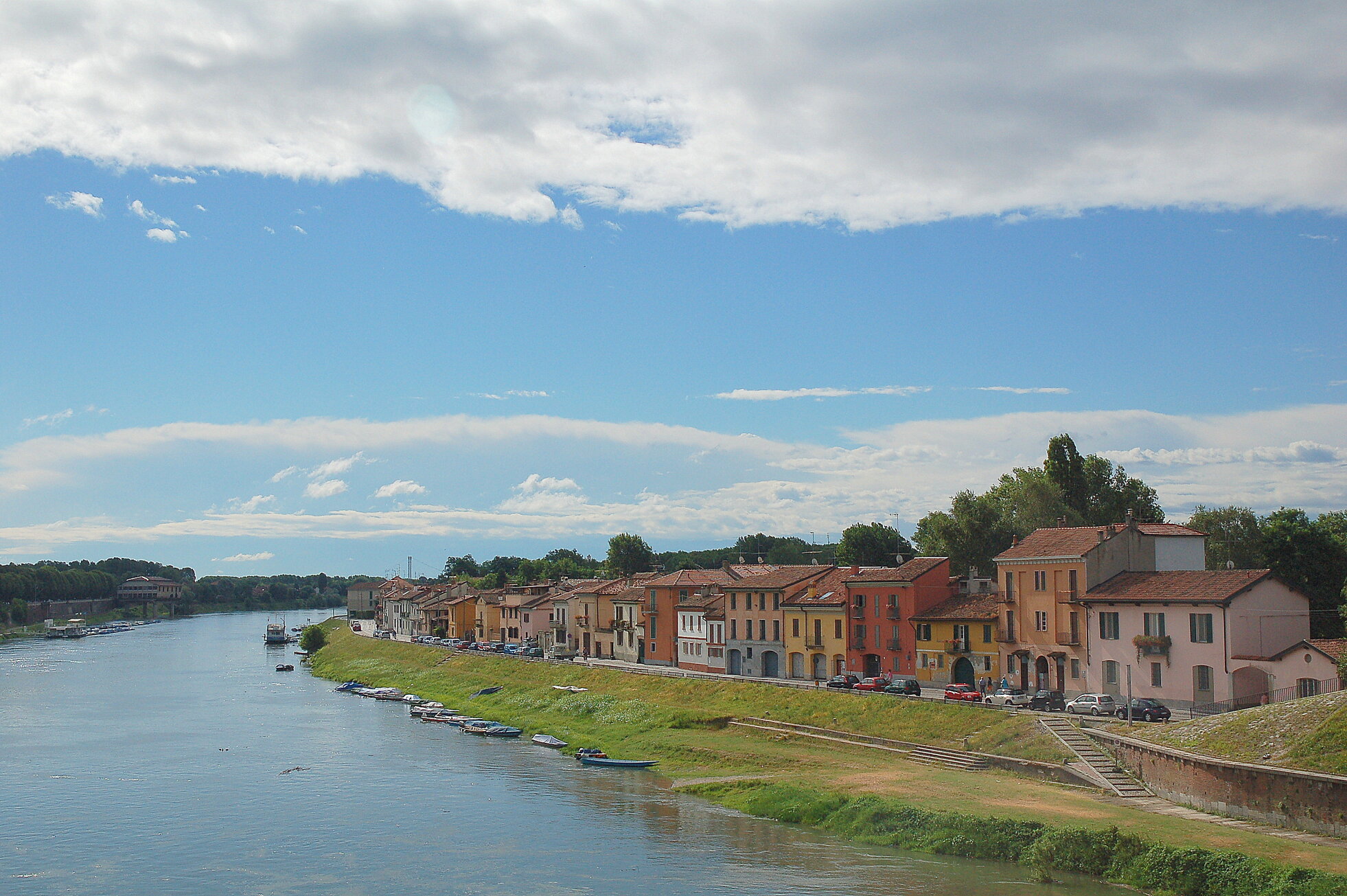 PAVIA, LUNGO IL TICINO: DALL'EX IDROSCALO A HORTI, TRA MEMORIA E FUTURO