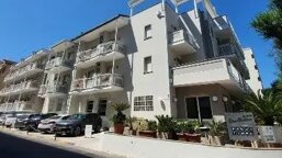 14d76b08-49e8-48f4-9f1f-2174d623ba24