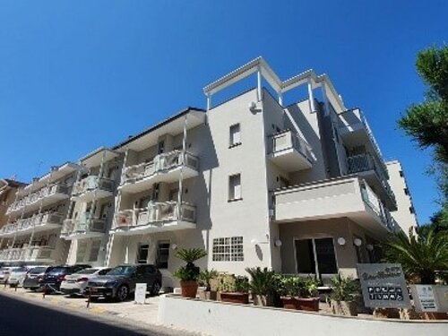 d52743ee-2082-43b5-88a4-842e548618c6