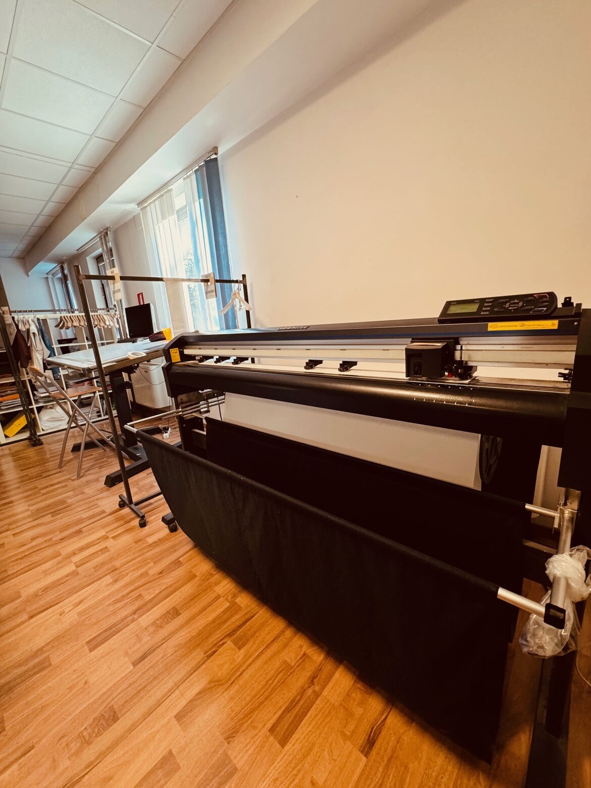 Plotter Taglio E Stampa Integrato Per Cartamodelli