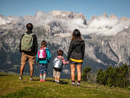 estate-family_trekking-paganella_ph-oliver-astrologo-675x510.jpeg estate-family_trekking-paganella_ph-oliver-astrologo-675x510.jpeg