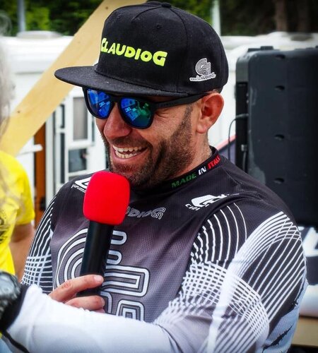 c2dbc8c8-8953-4168-8a83-a10123b11ad0