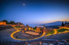teatro taormina sera.jpeg