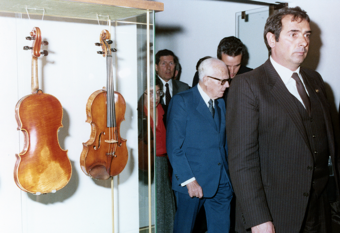 adb4bbc6-88e8-4055-961b-2bb2594409b8