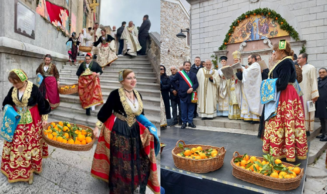 donne arbereshe durante la teofania di piana degli albanesi