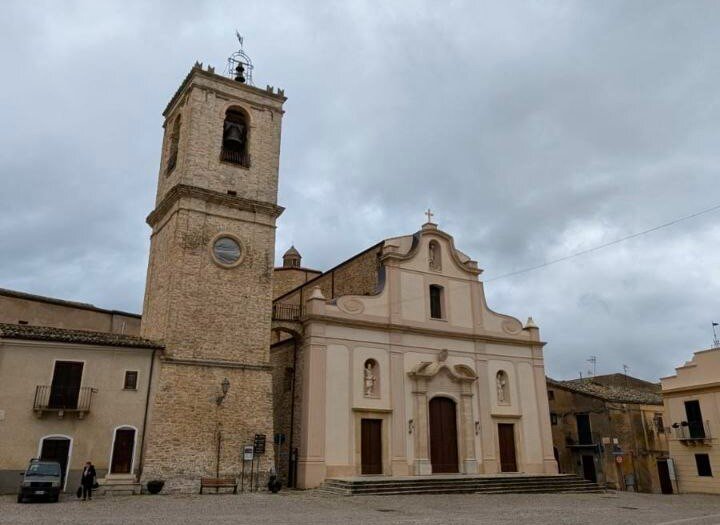chiesa di rito latino di palazzo adriano