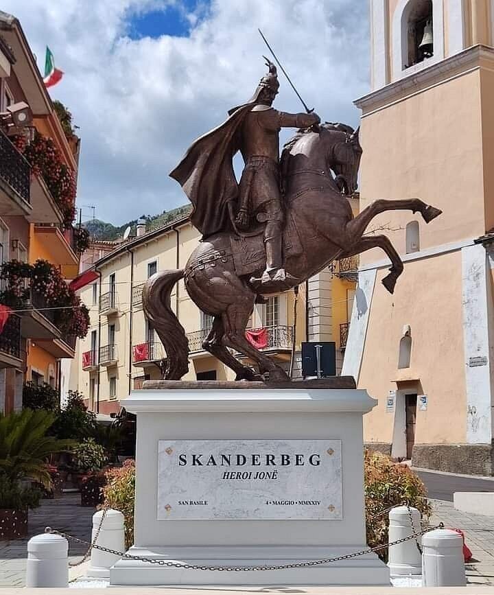 monumento-equestre-di.jpeg