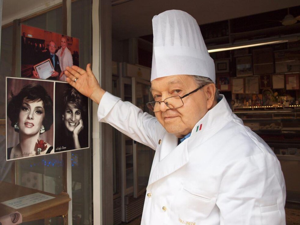 12e59a8b-c6ac-4d62-8fd3-16e8e62f0414