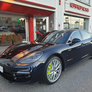 Porsche PANAMERA TURBO HYBRID