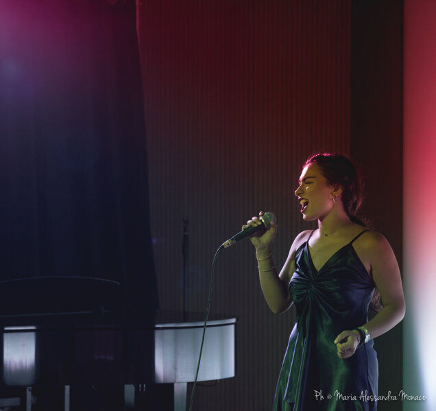 cb0bc196-83b3-4089-bfeb-45d4f7e5253f