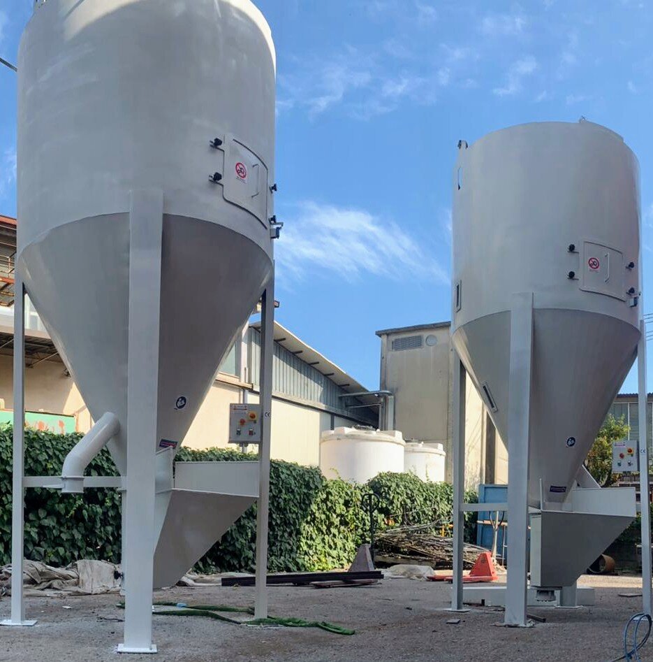 Miscelatori verticali: caratteristiche, vantaggi e applicazioni industriali