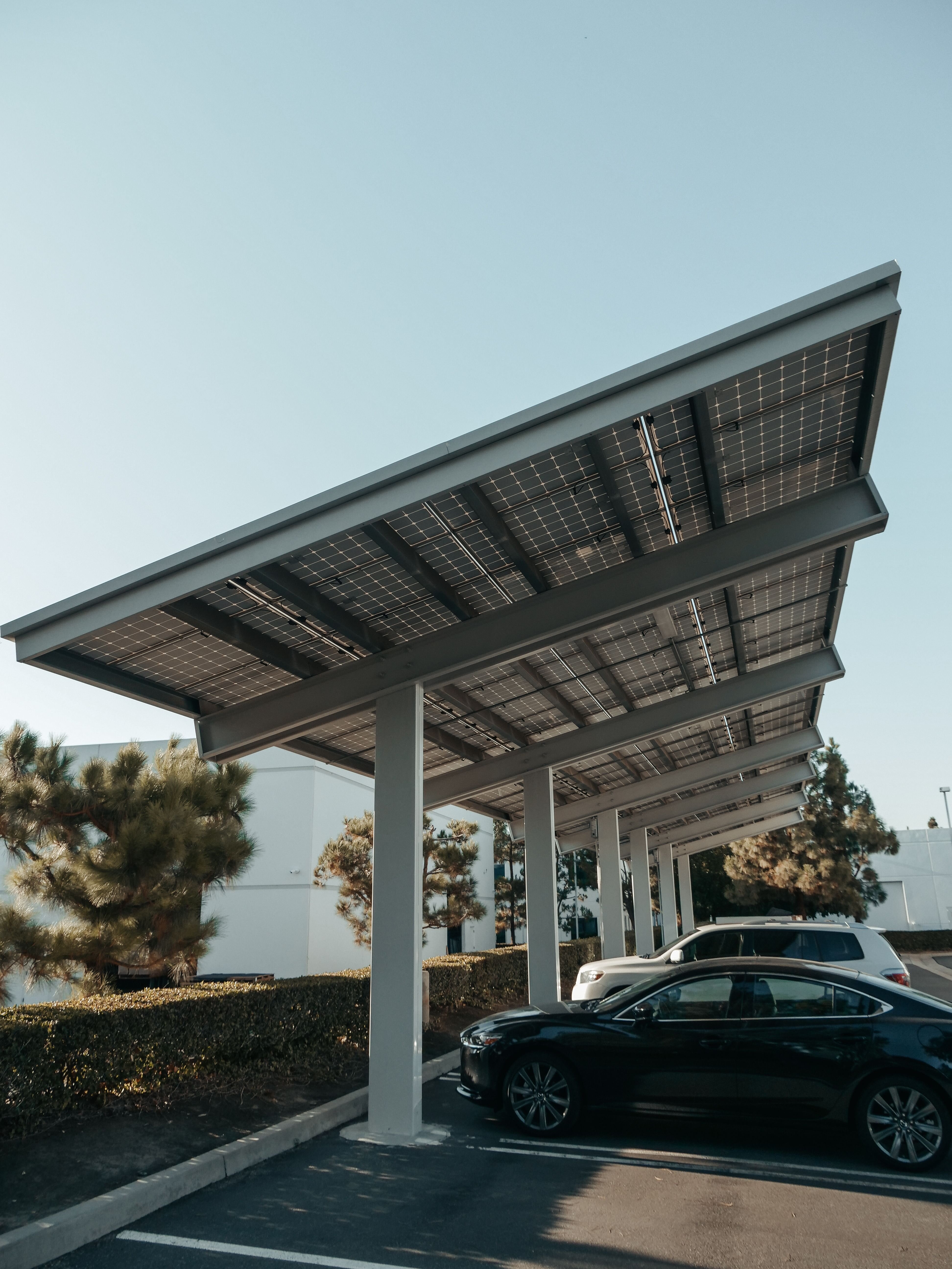 Installazione di moduli e pannelli solari Aruba: guida completa