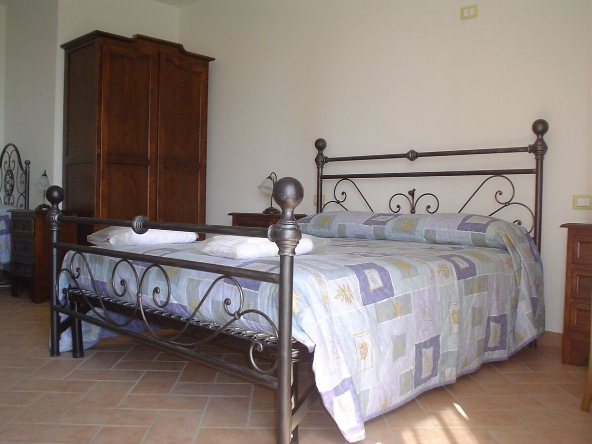 ad9c626a-822c-4a65-b6e8-cfb2291b1406