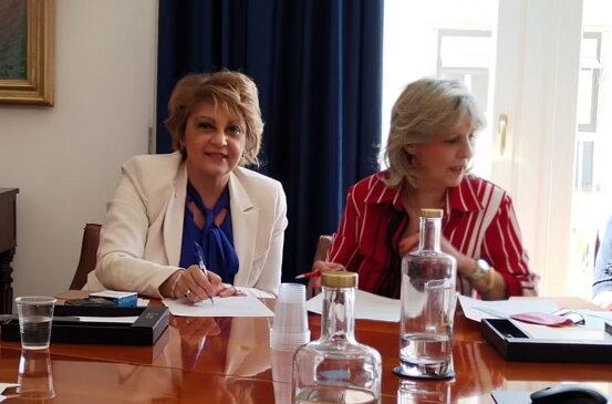 e40bb4fa-437c-47cb-b5b0-5d085b16a231