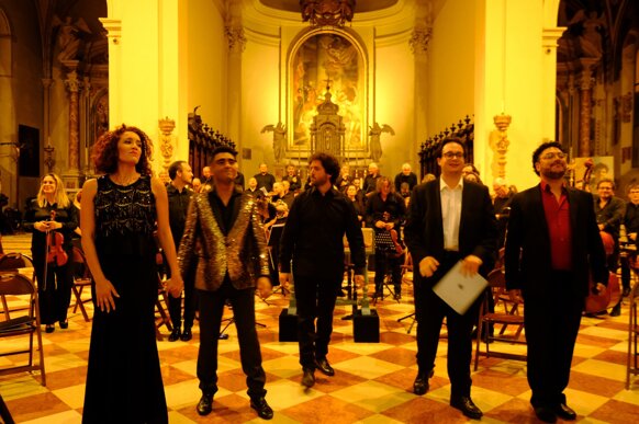 888fd5f5-94aa-4b2c-bb85-293df894afc7