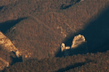 2-castello-della-pietra-hd