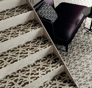 Scala a vaschetta con inserimento pavimento in gres