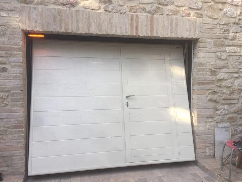 PORTE DA GARAGE con Casaloft a Bastia Umbra Perugia PORTE DA GARAGE con Casaloft a Bastia Umbra Perugia