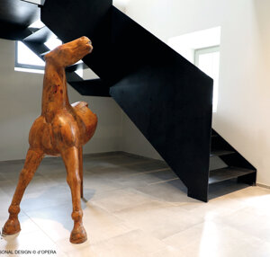 SCALA IN METALLO LAMIERA NERA